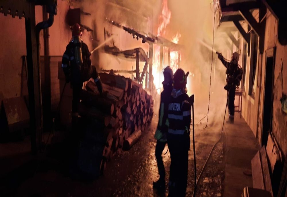 Două incendii, în această dimineață, în localitatea Agnita