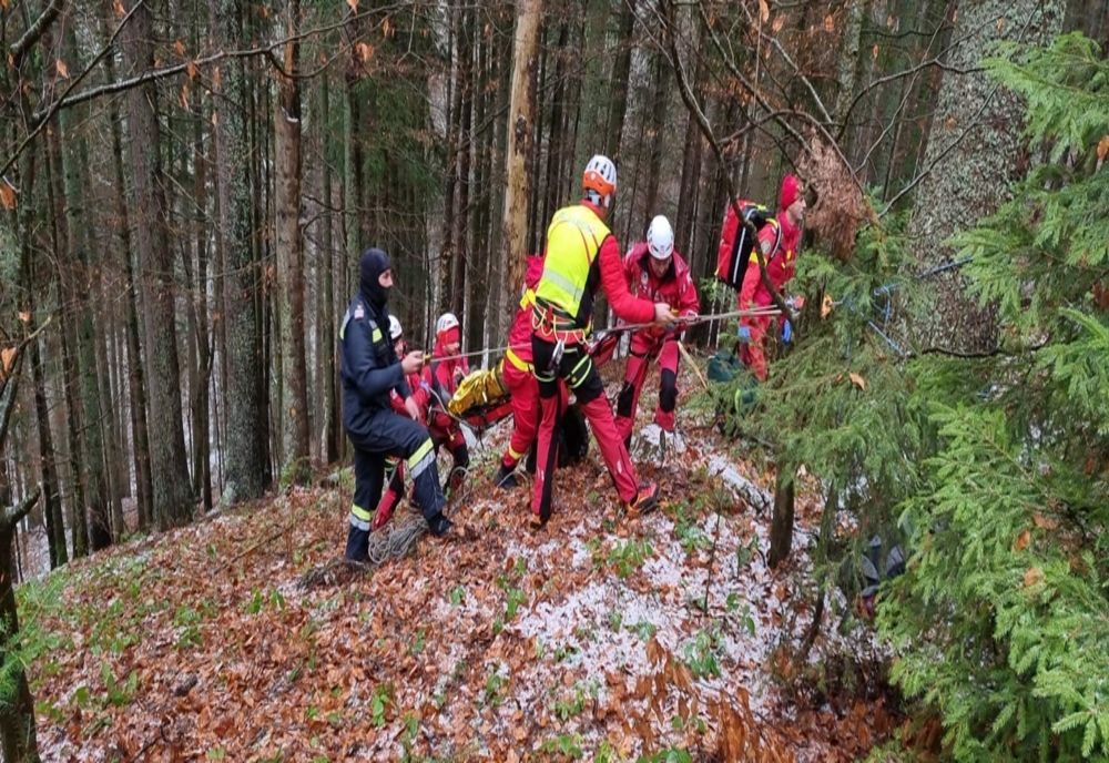 Salvamontiştii au găsit la o stână un bărbat dat dispărut în zona localităţii Cisnădioara