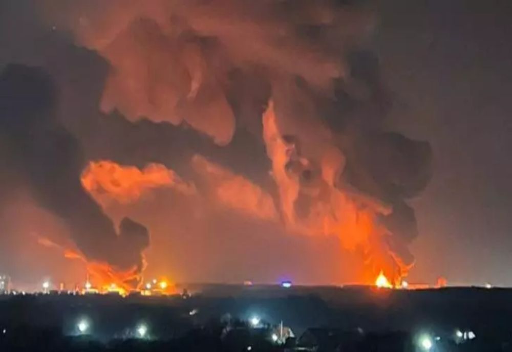 Război Ucraina. INCENDIU de proporții la un depozit de petrol din Rusia - FOTO&VIDEO