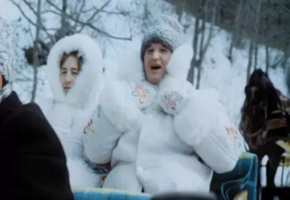 Cum înghețau românii în apartamente pe vremea lui Ceaușescu: 7 ore cu căldură, 17 ore fără