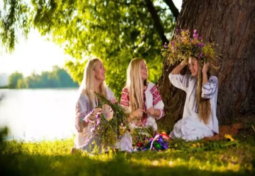 Tradiţii de FLORII. Ce trebuie să faci în Duminica Floriilor ca să afli cu cine te căsătoreşti