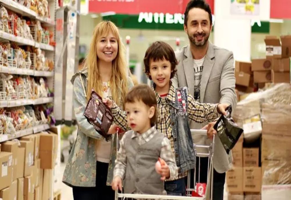 Cheltuielile de Paște. Românii au cumpărat mai multă mâncare, dar mai puține jucării decât anul trecut