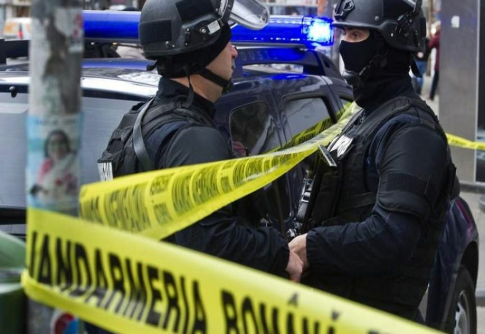 Colet suspect, în parcarea unui supermarket din Sibiu