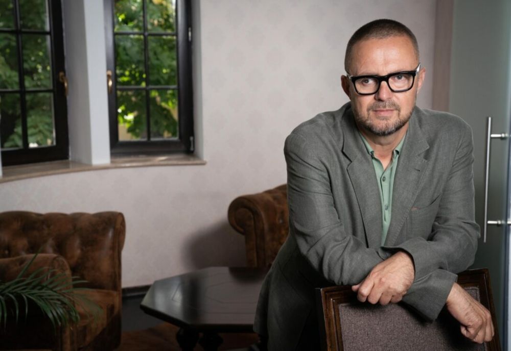 Regele pariurilor din România intră în presă! Devine asociat cu Orlando Nicoară, unul dintre interpușii rezerviștilor Statului Paralel