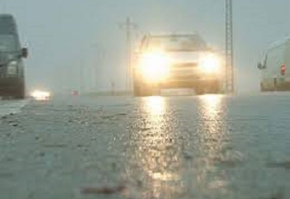 Cod galben de precipitații mixte și polei în 4 județe și în București.