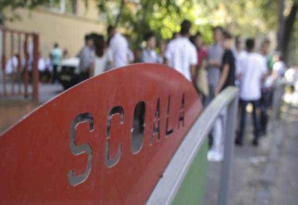 Alte 31 de unități de învățământ din 9 județe au avut desfășurat cursuri online sau au avut activitatea suspendată