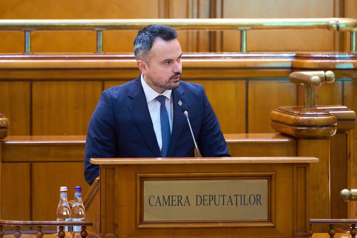 FABIAN RADU (DEPUTAT AUR): „DUMINICA VIITOARE SUNT ALEGERILE! HAIDEȚI SĂ FIM CURAJOȘI ȘI SĂ VOTĂM PENTRU RESPECT!”