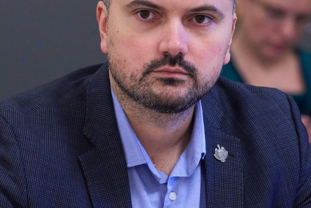 FABIAN RADU (DEPUTAT AUR): „GEORGE SIMION CONTINUĂ PLANUL AGREAT DE CĂLIN GEORGESCU!”