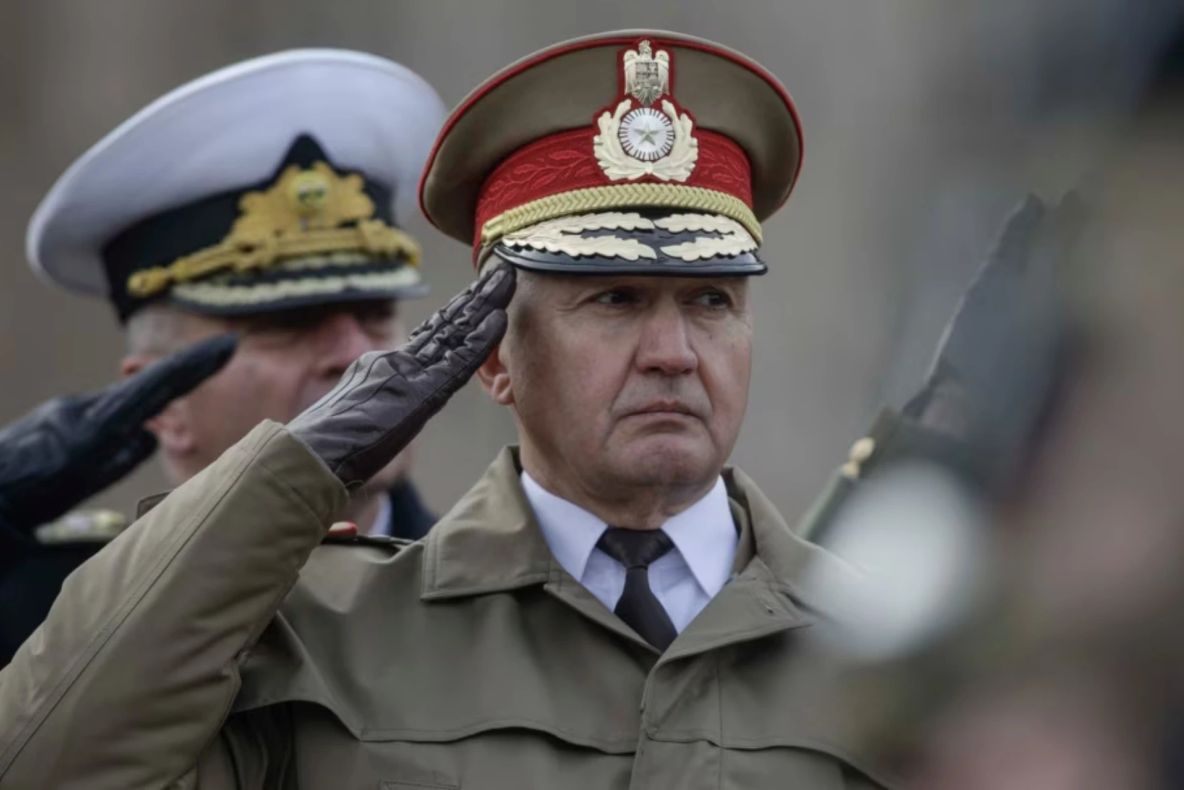 Șeful Satului Major al Apărării, generalul Gheorghiță Vlad, pus sub acuzare pentru complicitate la uzurparea funcției. Anunțul DNA
