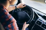 Adolescent de 15 ani, prins după ce a furat o mașină și a provocat un accident în Sibiu. Era băut și nu avea permis