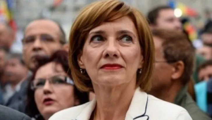 carmen_iohannis_prima_doamna_poza_buna_01395900_32845000