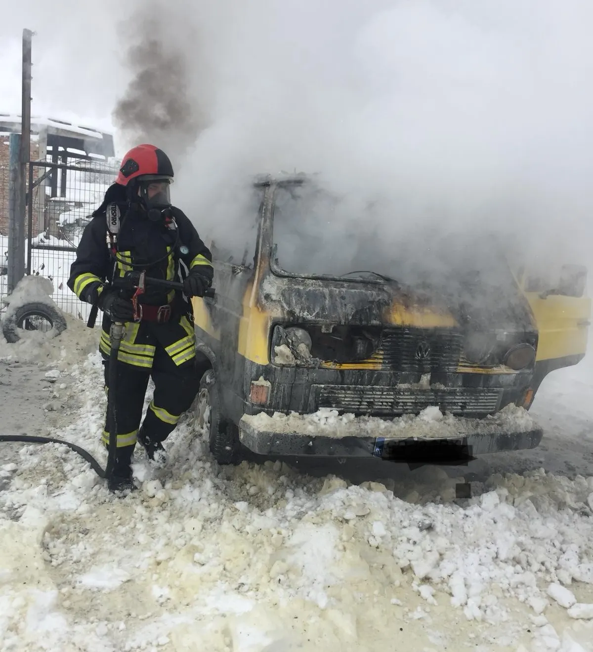 Incendiu microbuz