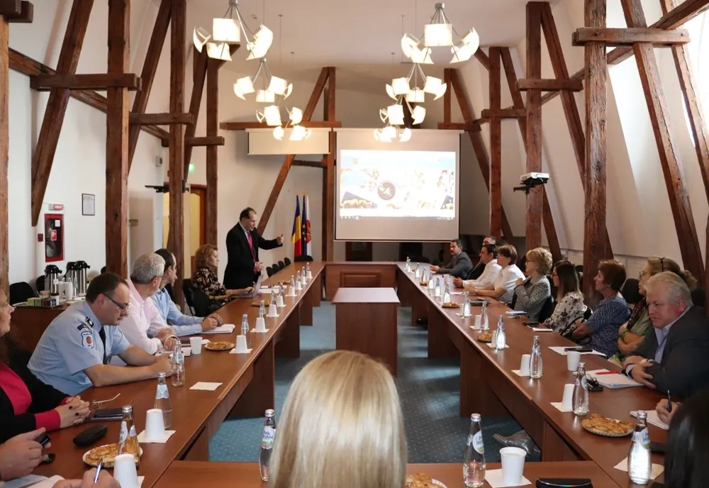 Discuții despre cel mai nou stat al Sibiului, la Primărie, "NATO Urban. Sibiu - primul oraș NATO"