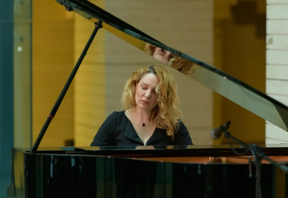 Mădălina Pașol va susține un recital de pian alături de laureații concursului „Valori pianistice”, luni, la Biblioteca ASTRA