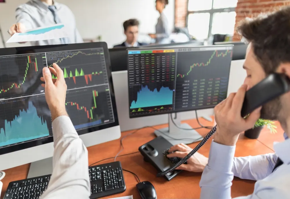 Analiză Economică : Vești proaste, un euro – 4,85 lei