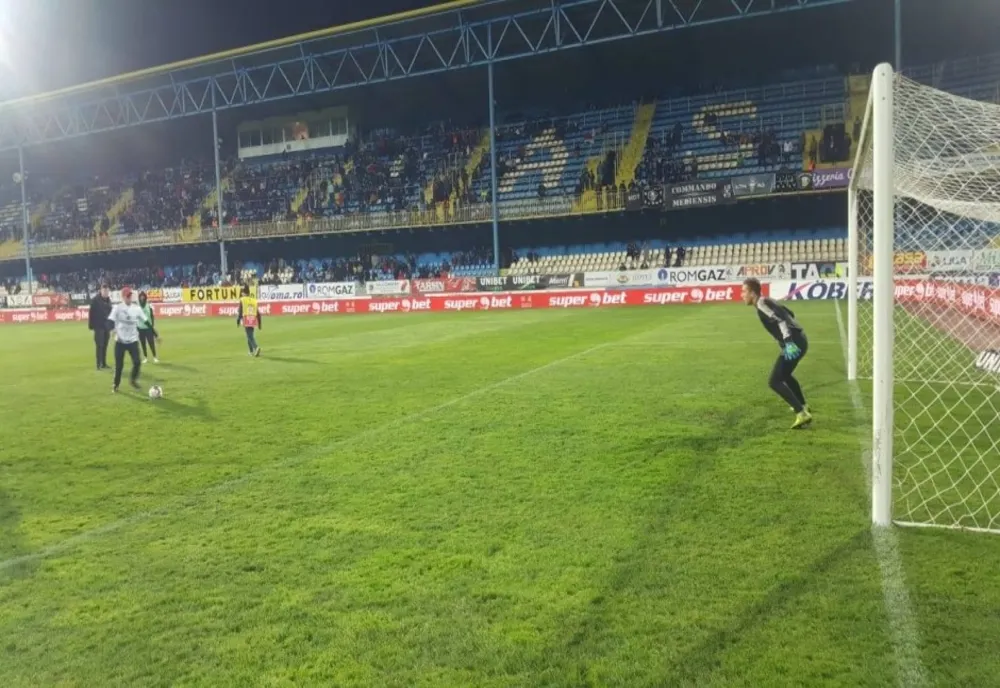 Tombolă pentru suporteri și concurs de penalty-uri, la pauza meciului cu FC Voluntari