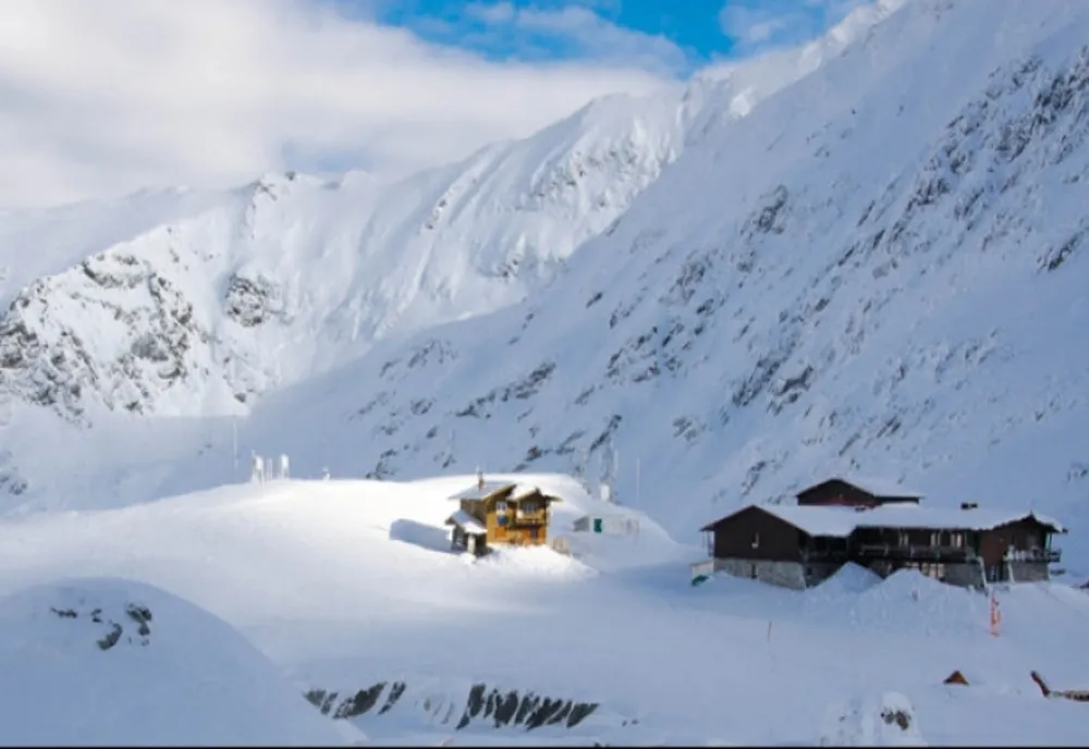Temperaturi maxime de 6 grade Celsius, în prima zi de Crăciun. 65 de cm de zăpadă la Bâlea Lac
