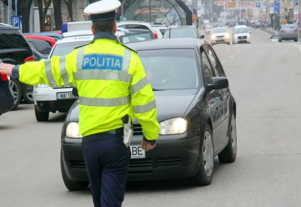 Minivacanță de Revelion cu șoferi băuți și vitezomani. 22 de permise de conducere, suspendate în trei zile