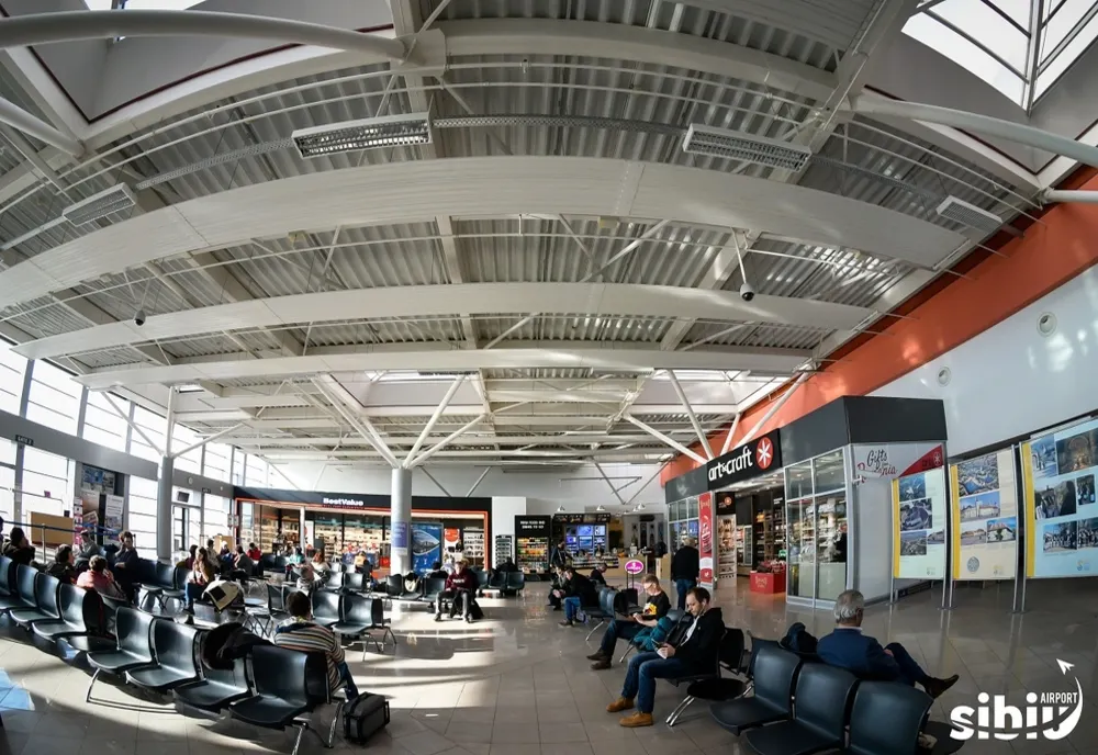 Peste 300.000 de pasageri au tranzitat Aeroportul Internațional de la Sibiu în șase luni