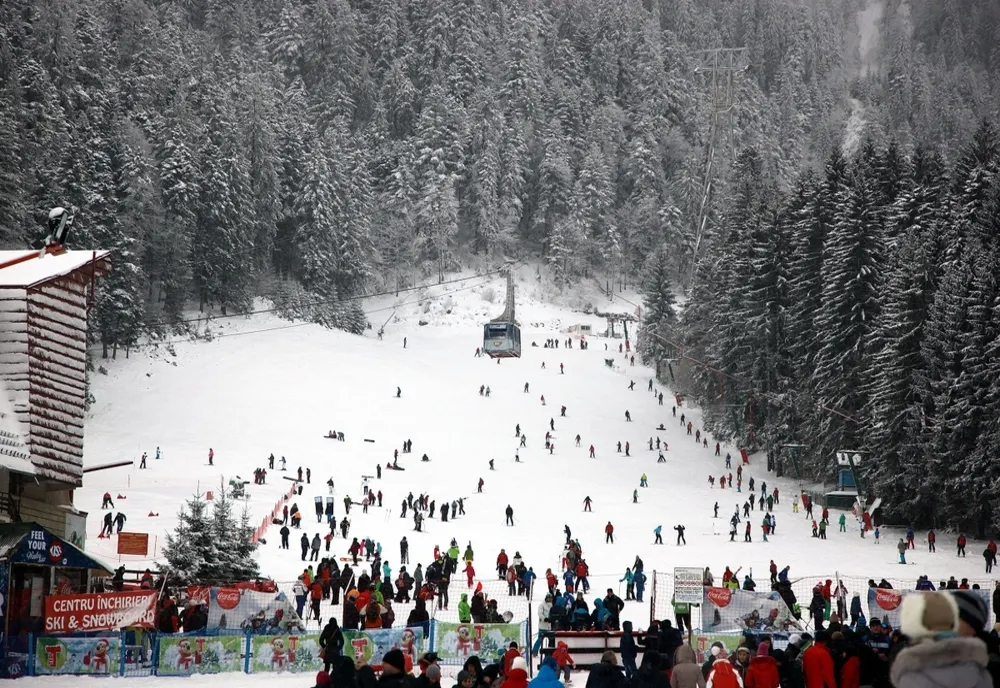 Cât au cheltuit turiștii de Revelion?