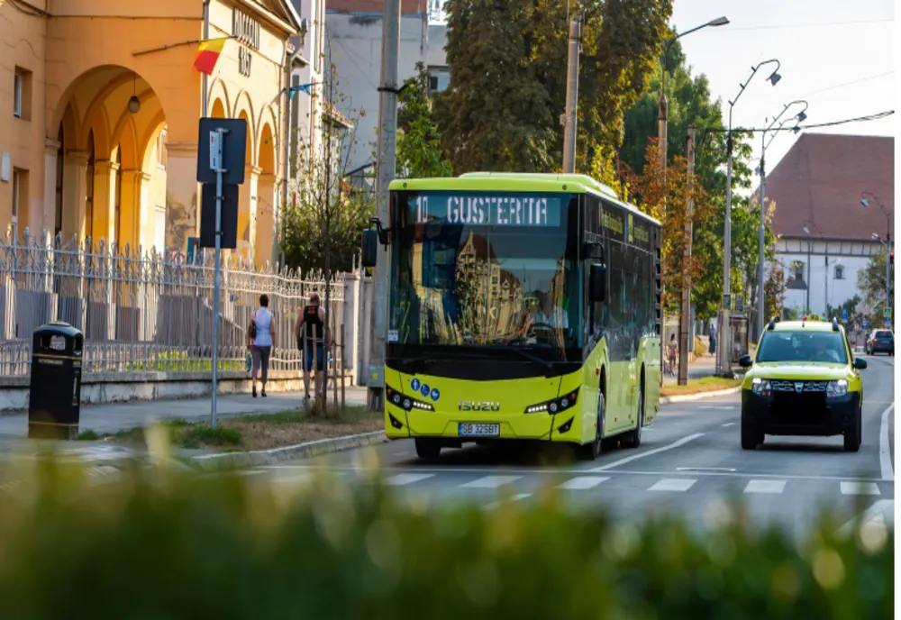 Primăria Sibiu acordă elevilor gratuitate pentru transportul public local