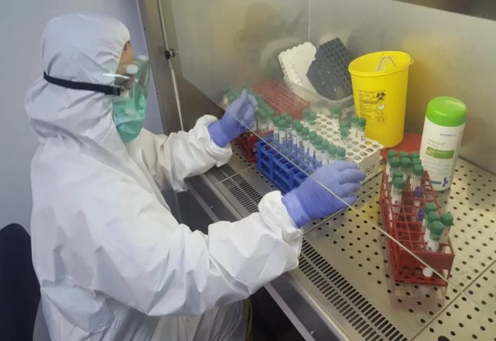 351 de noi cazuri confirmate cu coronavirus, în România. Dintre ele, 13 sunt în Sibiu