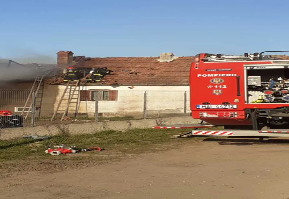 Incendiu în Slimnic, Ard o casă și o șură