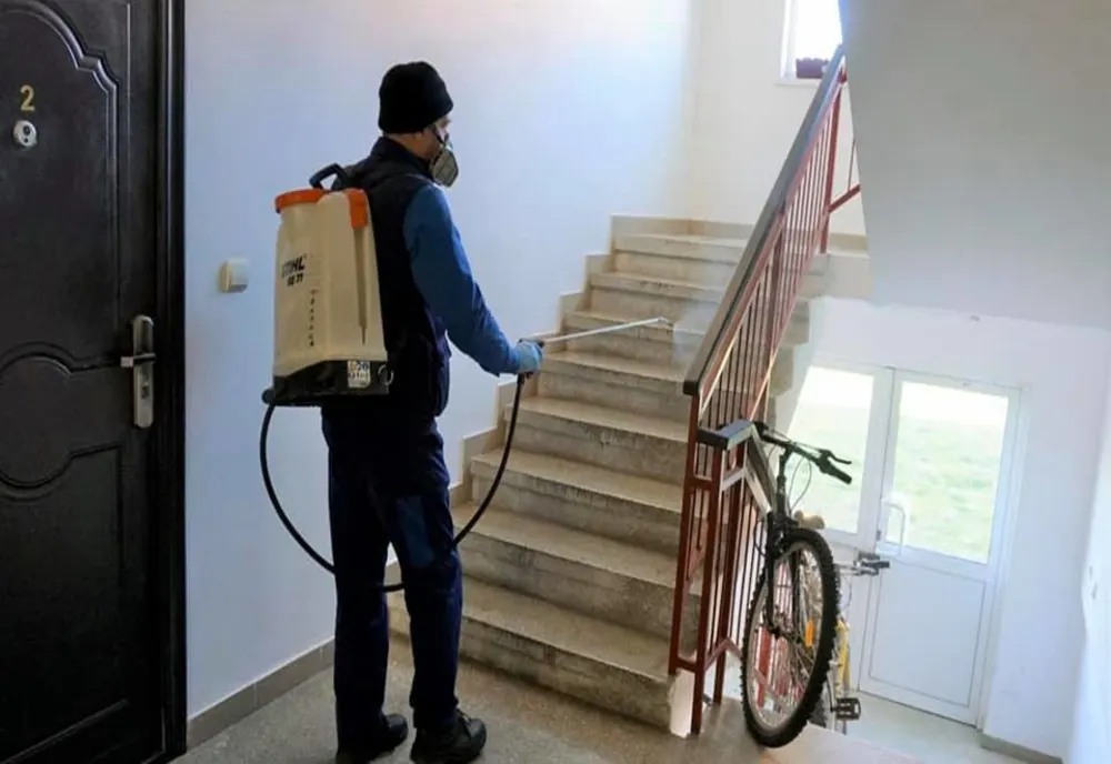 Continua dezinfecția în scările de bloc. Sâmbătă, în Hipodrom