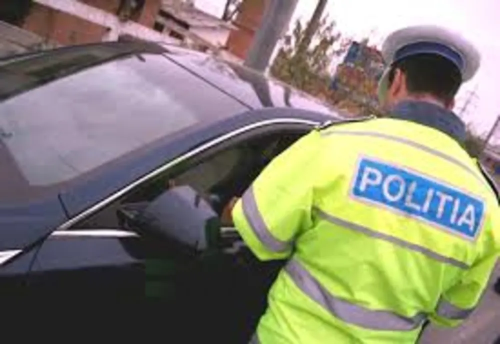 Un medieșean, cercetat penal după ce a prezentat polițiștilor un permis de conducere fals