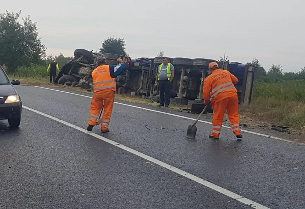 VIDEO Acident cumplit pe DN 1: Două persoane au murit pe loc, trei au fost rănite