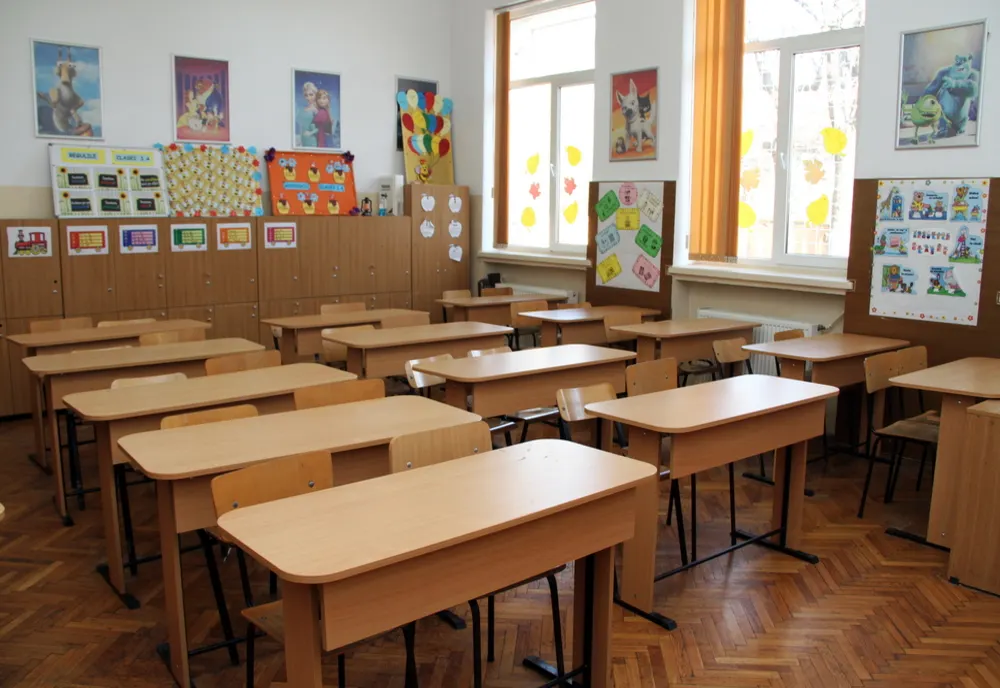 Profesoară cu SARS-CoV-2 la un centru școlar din Sibiu