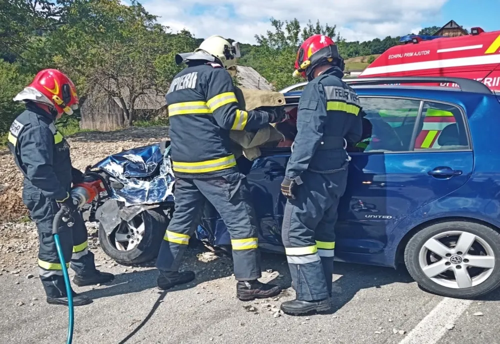 Accident cu trei maşini implicate, pe DN1