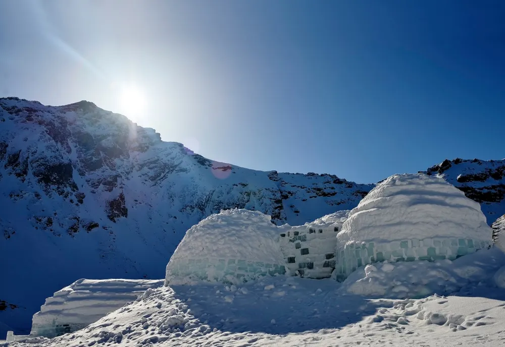 Risc însemnat de avalanşe şi un strat de zăpadă de aproape 90 de centimetri la Bâlea Lac