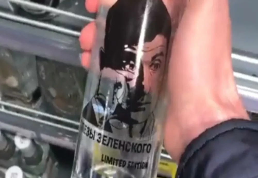 Pieton băut, lovit de maşină pe trecere