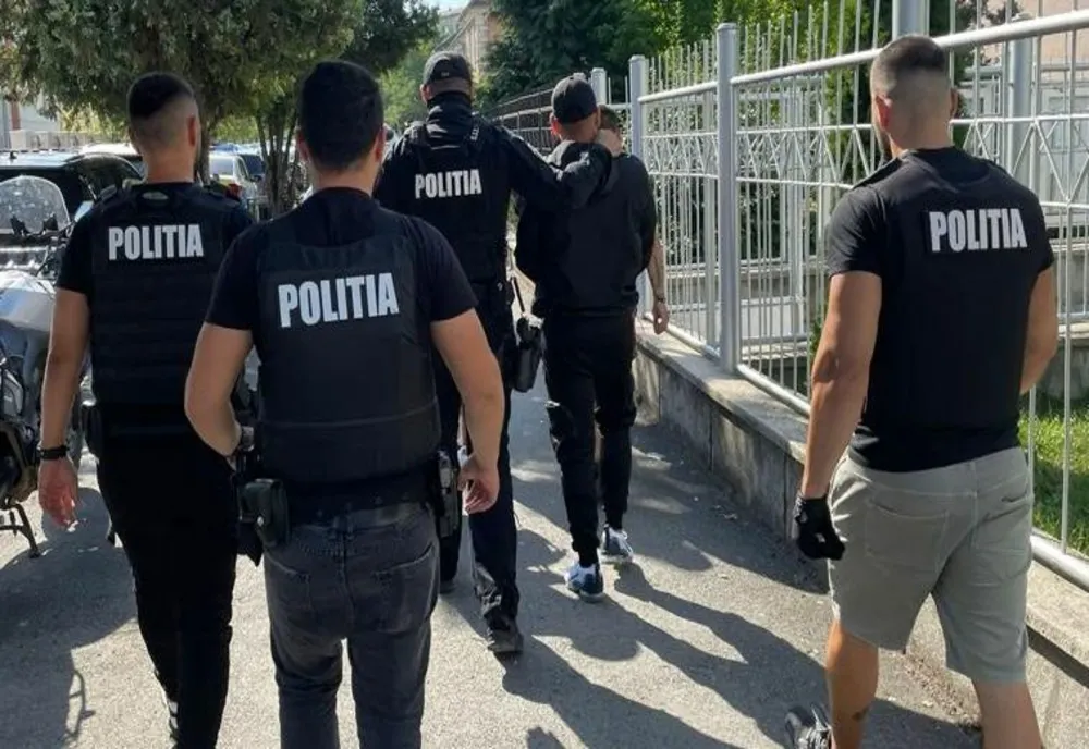 Bărbat acuzat de proxenetism și influențarea declarațiilor, arestat preventiv