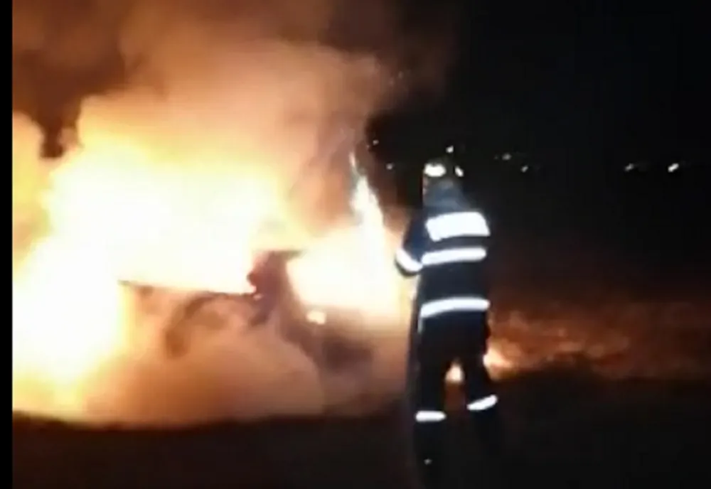 VIDEO Tractor distrus într-un incendiu