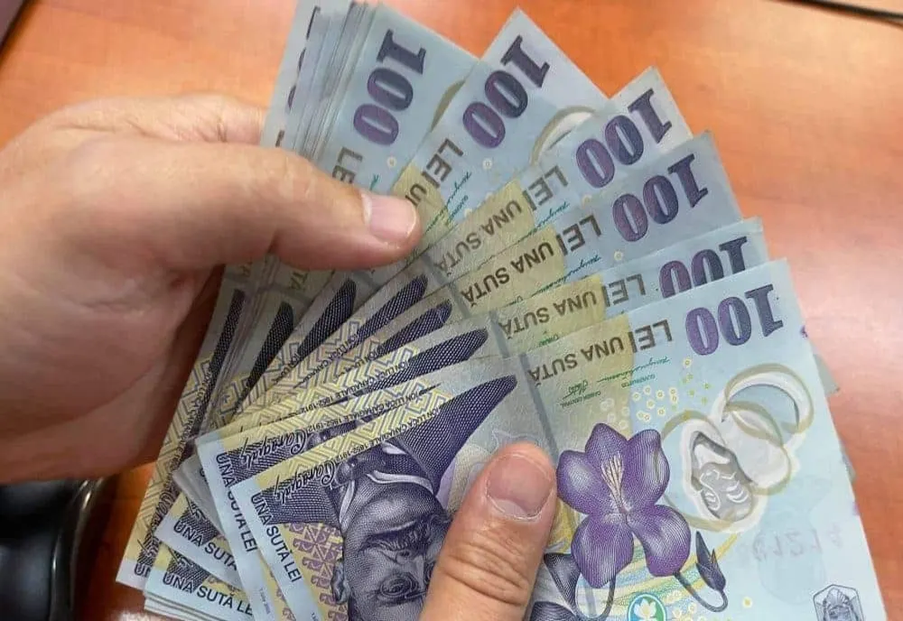 Pensionarii și studenții care lucrează ar putea fi scutiți de impozitul pe venit