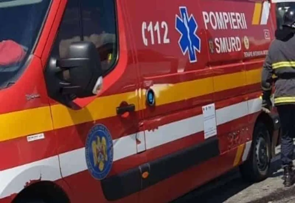 Tavanul unei săli de clasă s-a prăbușit peste elevi în timpul orelor, în județul Sibiu. 4 copii răniți ușor