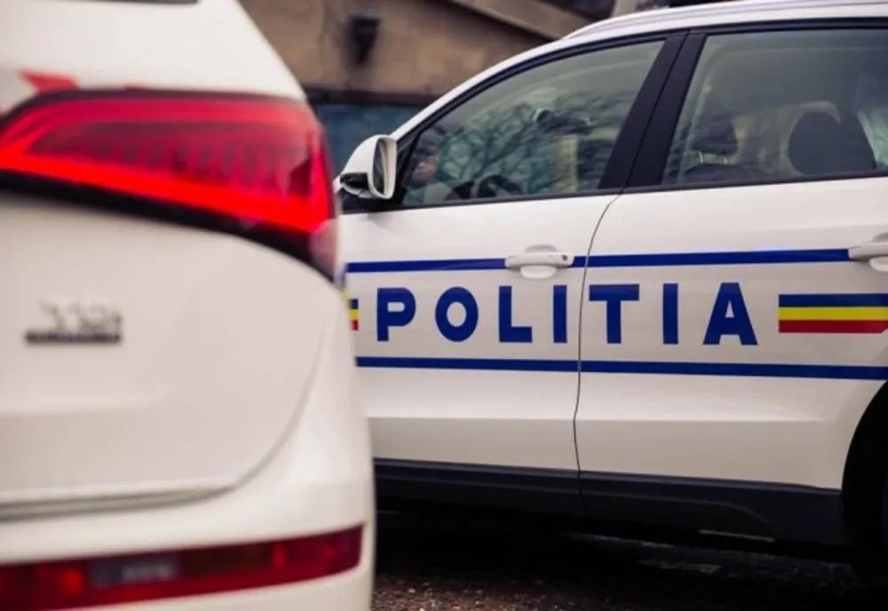 Escrocheria care le aducea bani în cont: 2 tineri simulau accidente rutiere ca să ia bani de la asiguratori - Cum i-a depistat poliția