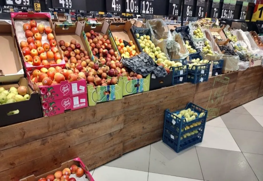 Mâncarea a ajuns atât de scumpă în România încât se vinde doar la suta de grame - Prețuri de coșmar la legume și fructe