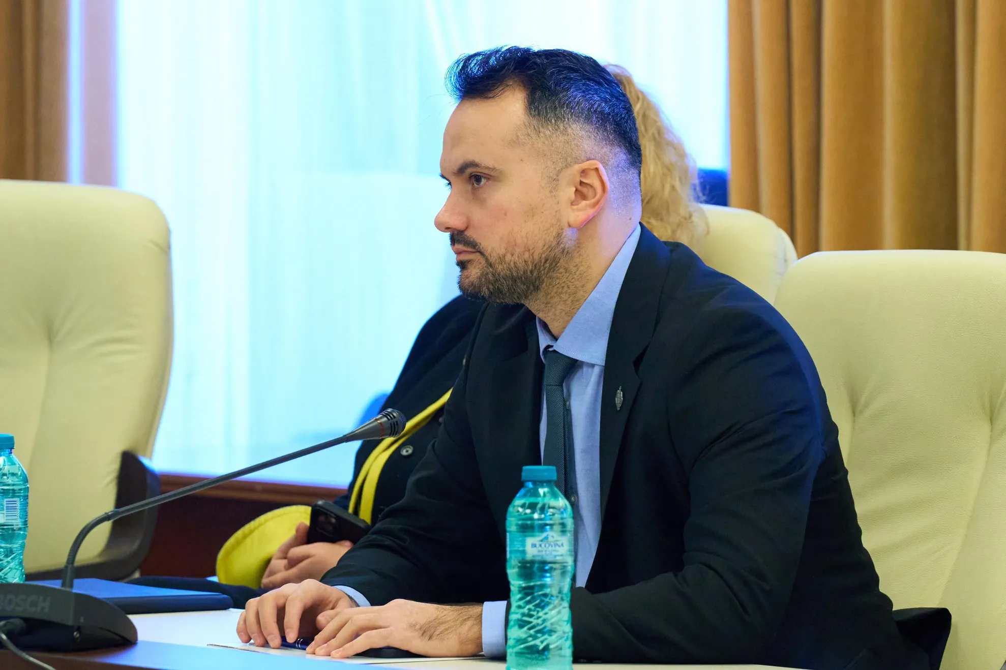 fabian-radu-în-cadrul-unei-ședințe-din-parlamentul-româniei