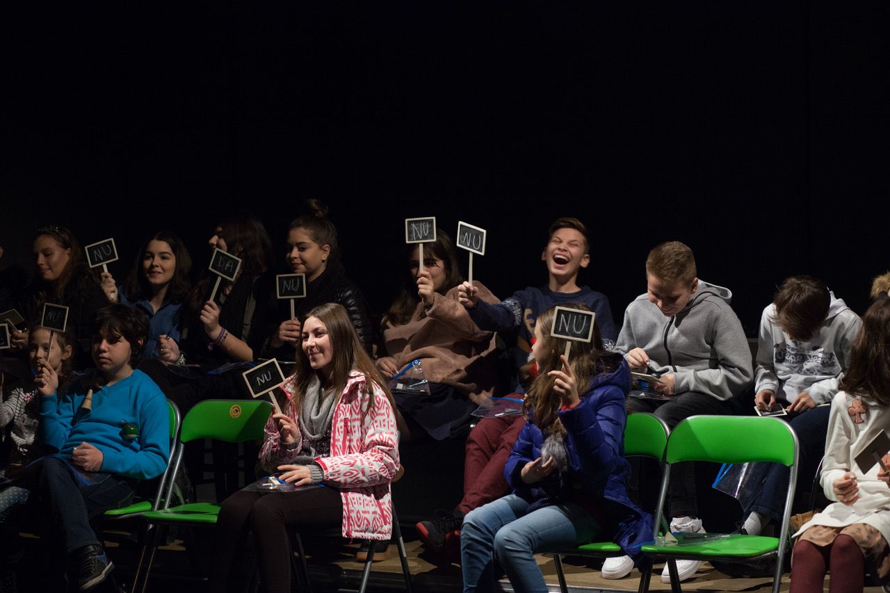 Totul E Foarte Normal_06