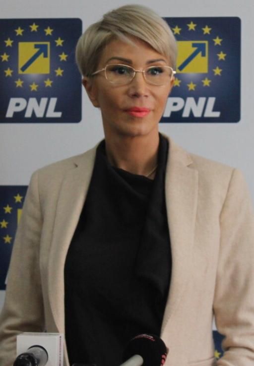 f749eaa0-6765-4525-ba24-5945b4e2733a