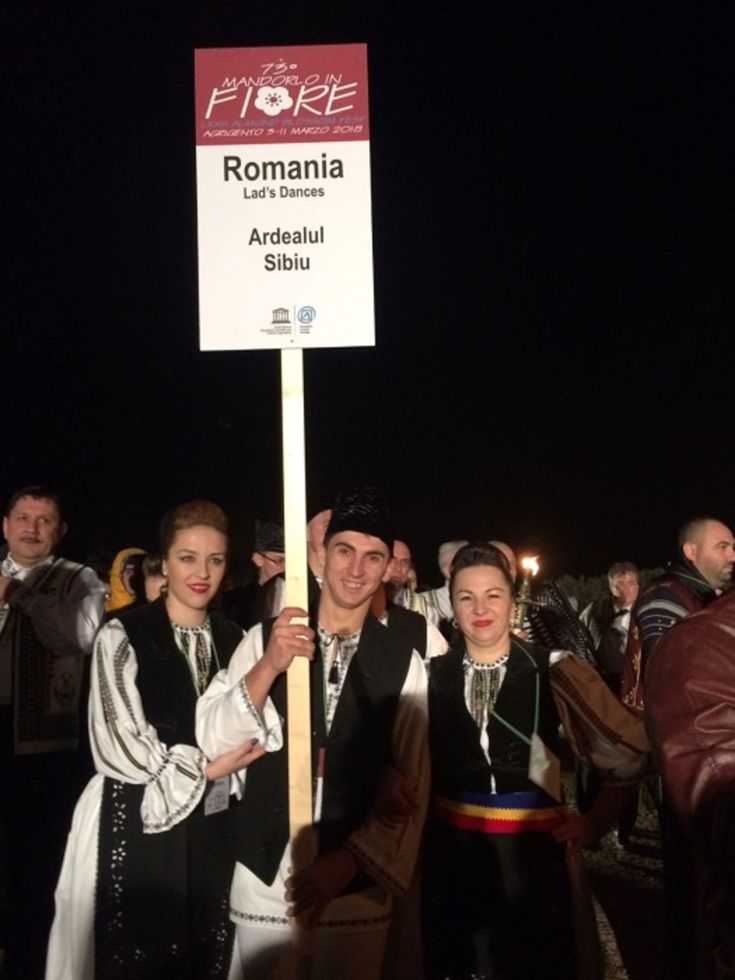 2018_03_08_2_ansamblul-ardealul-duce-dansurile_84608