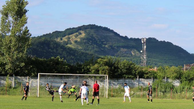 Teren-fotbal-Selimbar-678x381