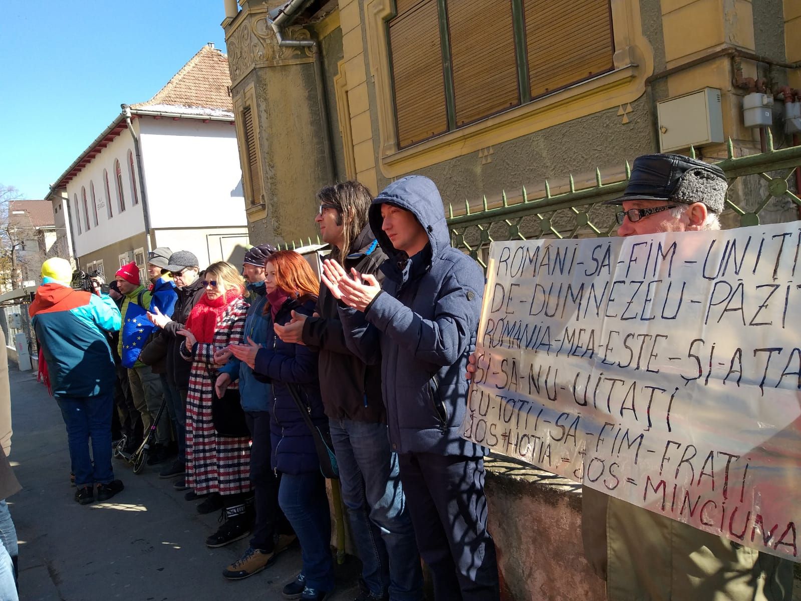 74a277a5-7e27-4c57-a087-59fe10ab5635