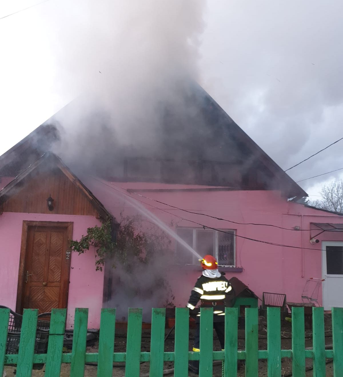 ee4ac90f-12a7-4775-8050-7be977841765