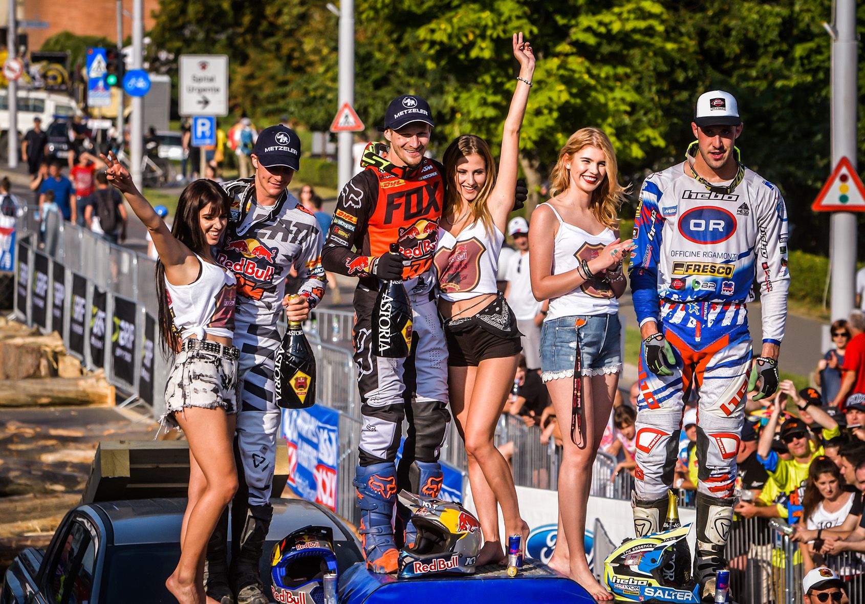 a22806ff-87da-42fd-8807-e7db4e85090d