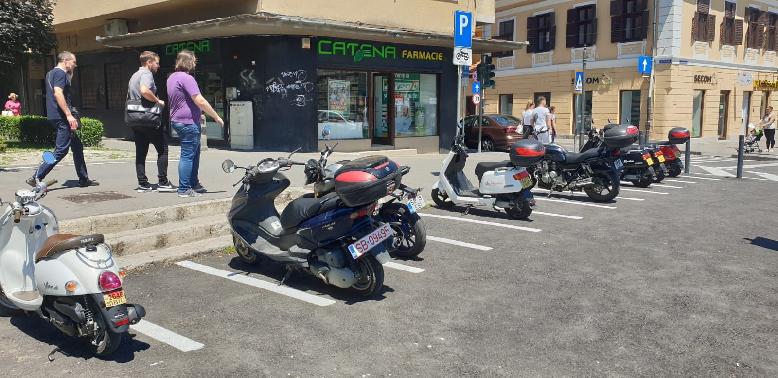 parcare motociclete scutere