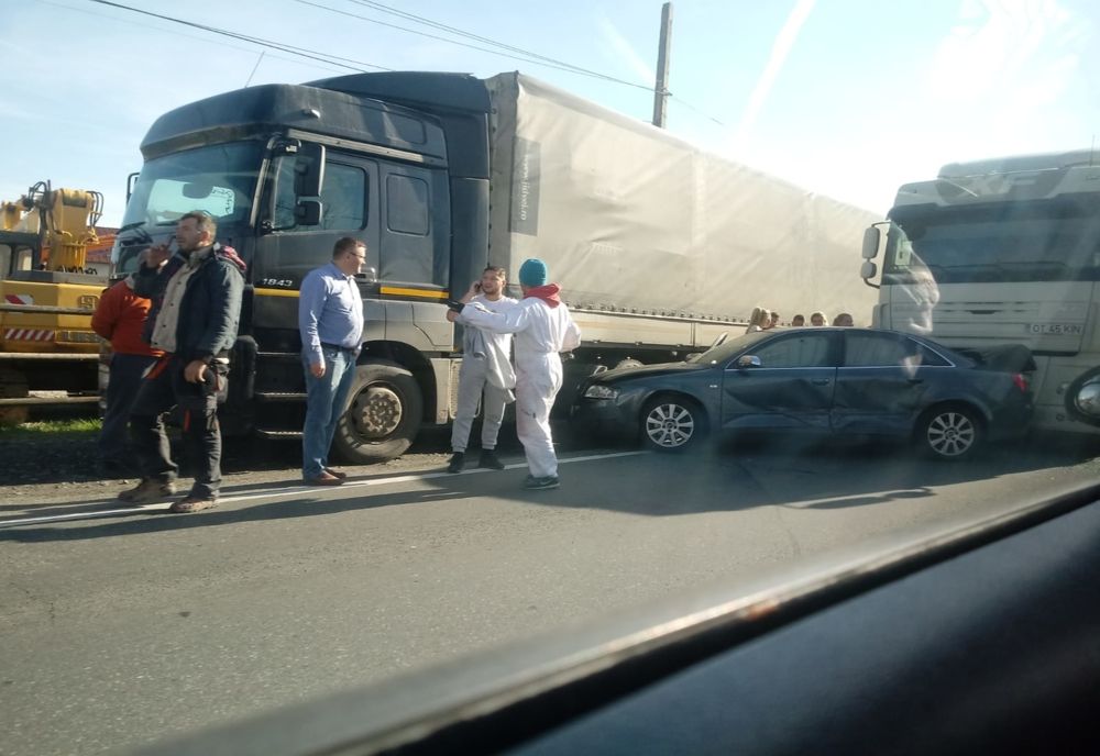 Cinci persoane, între care și un copil implicate într-un accident la Tălmaciu